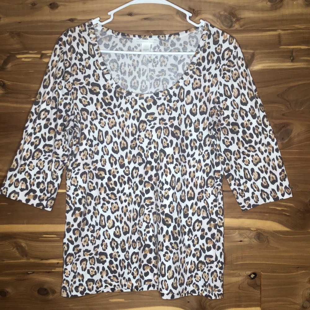 Victoria Secret Leopard Print 3/4 Sleeve Top